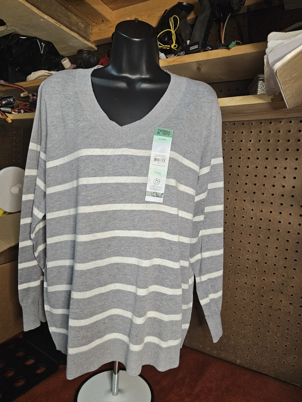 Terra & Sky Women's Plus V-Neck Fine Gauge Pullover Sweater, Lightweight OX 14W